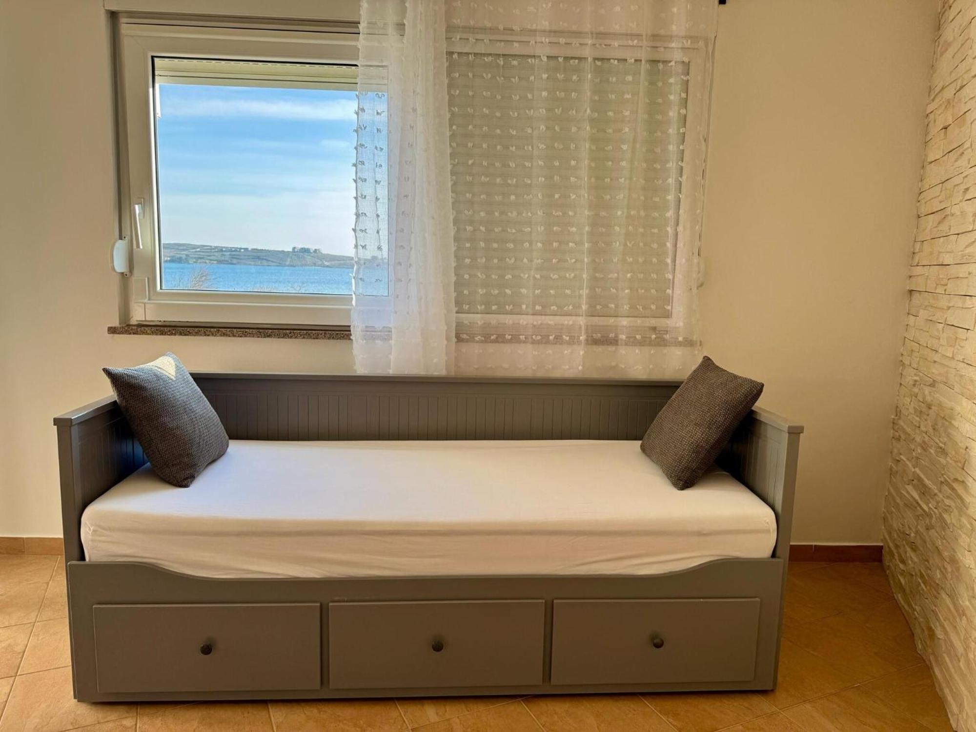 Apartments Franko Povljana Room photo